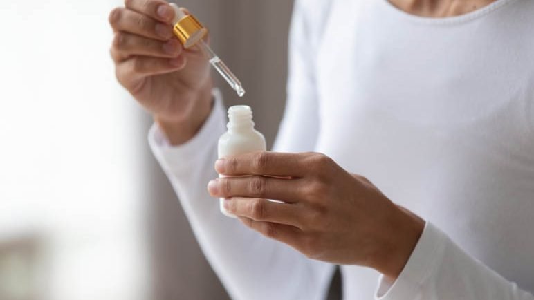 jak stosować retinol